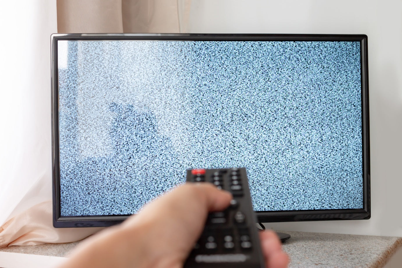 What to Do if Your TV Picture Keeps Freezing?